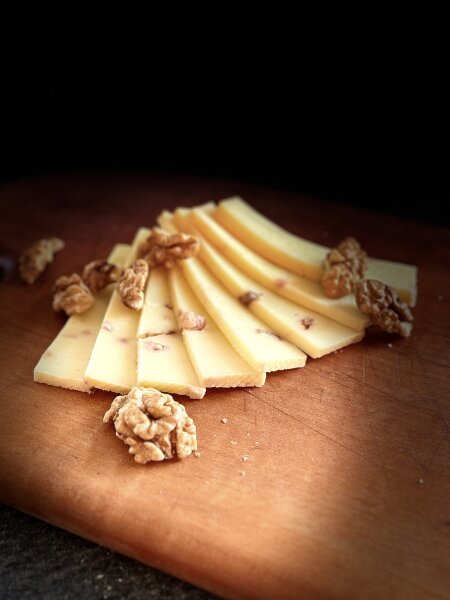 Bio-Weidemilchk&auml;se Walnuss, Laib