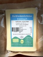 Bio-Weidemilchk&auml;se Knoblauch verpackt