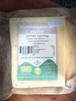 Bio-Weidemilchk&auml;se Pfeffer verpackt